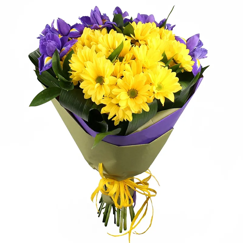 Букет из 4 кустовых хризантем и 7 ирисами